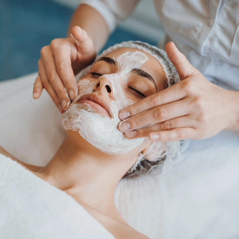 Client relaxing during a deep cleansing facial mask treatment in Yuma, AZ | Amara Rejuve Medical Spa & Laser